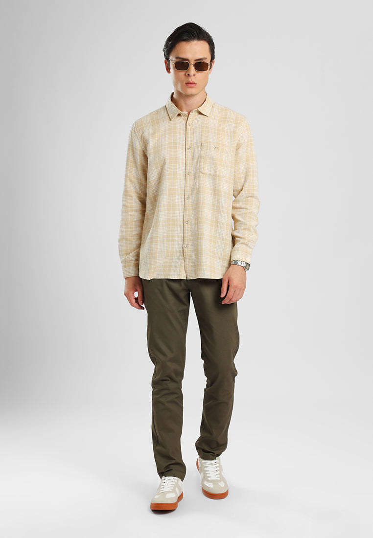 MANZONE - Kemeja Dobby Lengan Panjang Pria Alexei Comfort Fit - Khaky