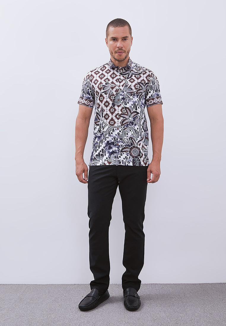 MANZONE - Kemeja Batik Lengan Pendek Pria Barata Comfort Fit - Brown