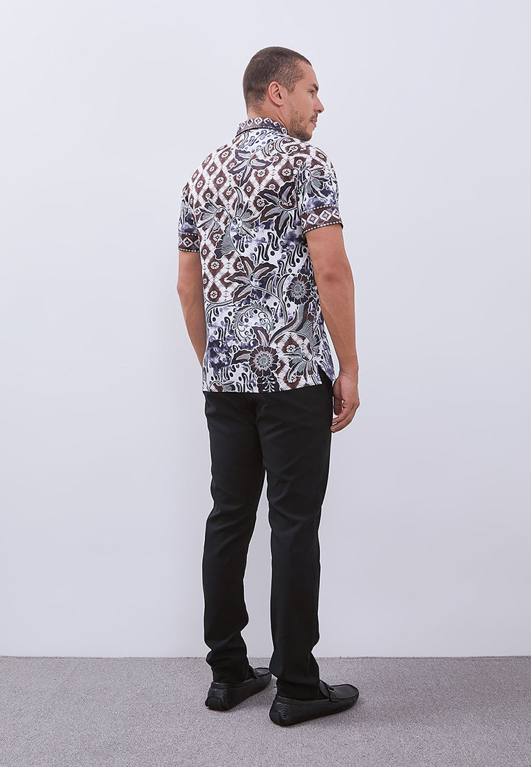 MANZONE - Kemeja Batik Lengan Pendek Pria Barata Comfort Fit - Brown