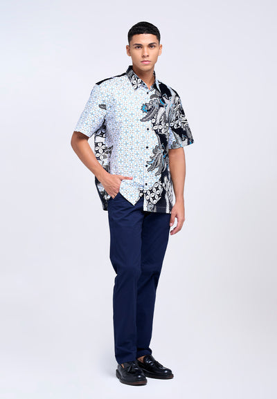 MANZONE - Kemeja Batik Lengan Pendek Pria Brama Comfort Fit - White