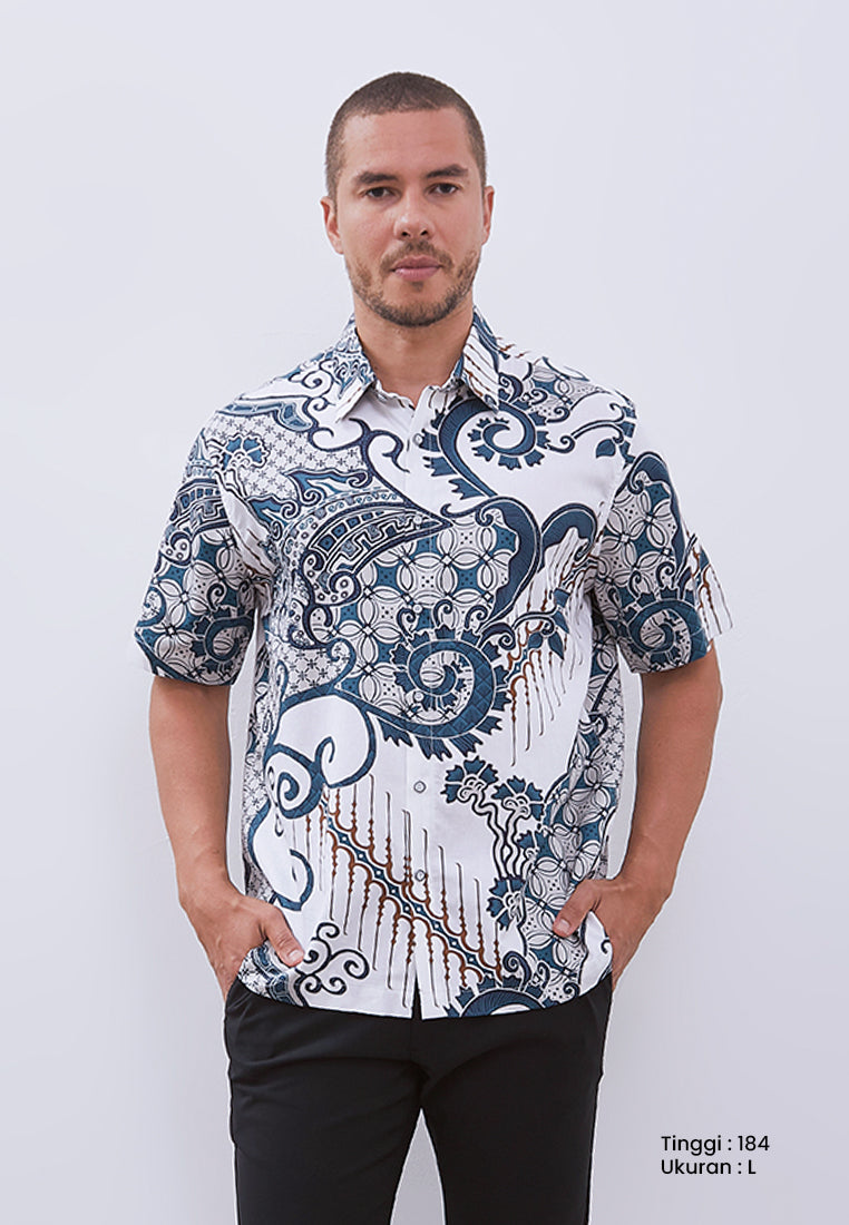 MANZONE - Kemeja Batik Lengan Pendek Pria Cakrayudha 02 Comfort Fit - White