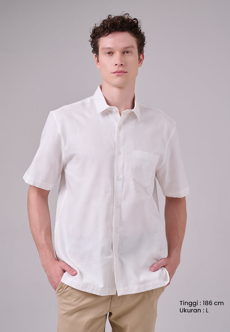 MANZONE - Kemeja Dobby Lengan Pendek Pria Janis Comfort Fit - White