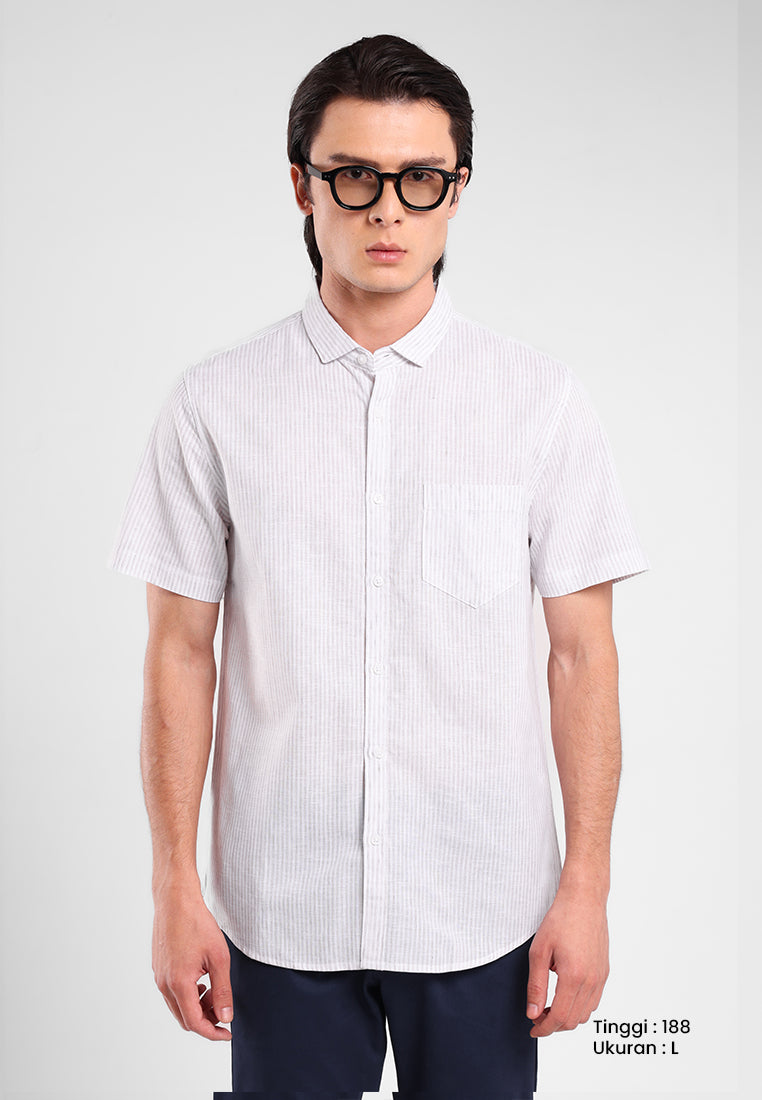 MANZONE - Kemeja Lengan Pendek Pria Maliq 5 Modern Fit - Light Brown