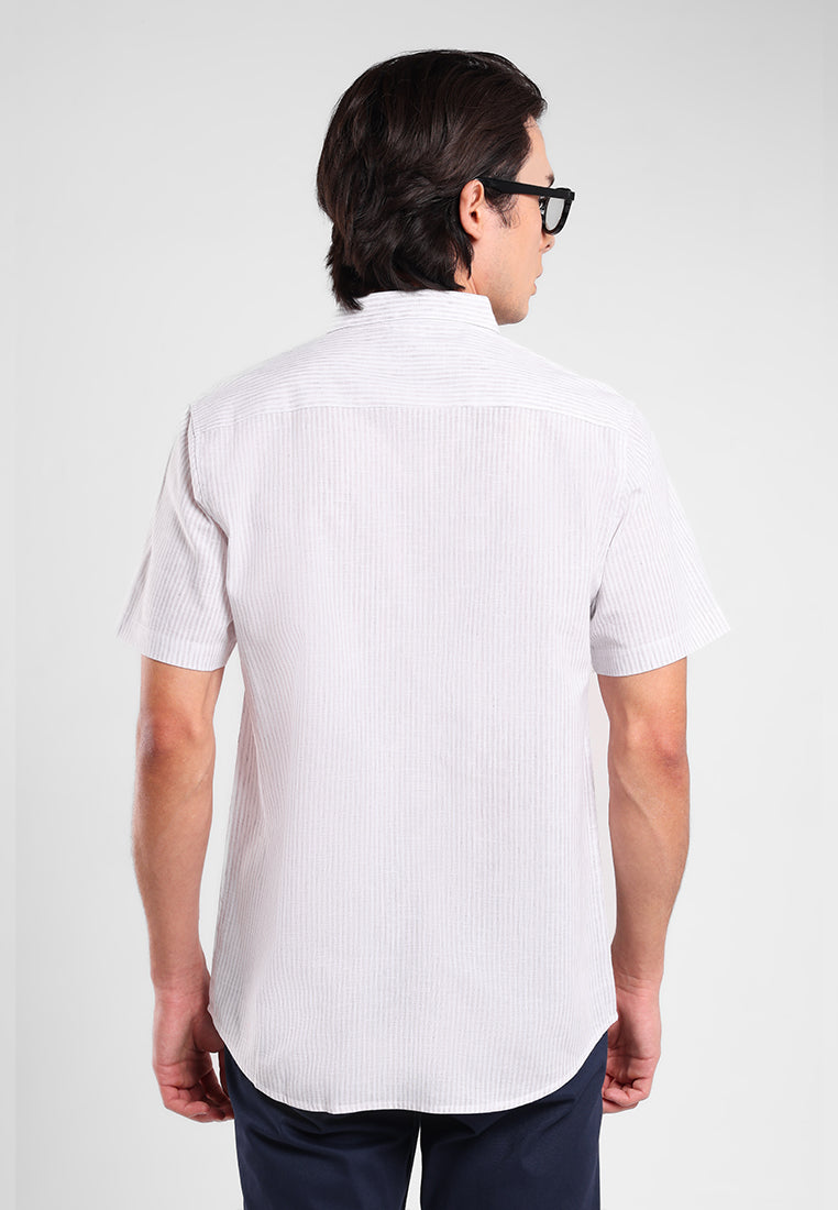 MANZONE - Kemeja Lengan Pendek Pria Maliq 5 Modern Fit - Light Brown