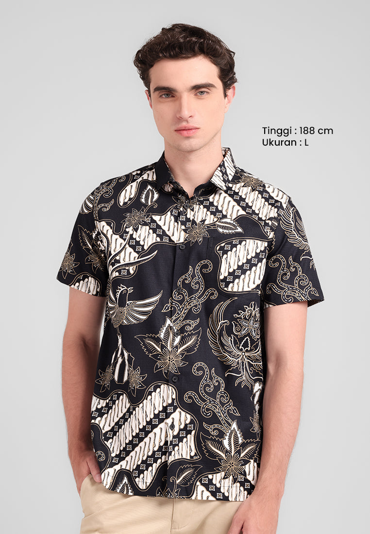 MANZONE - Kemeja Batik Lengan Pendek Pria Astagira Modern Fit - Black