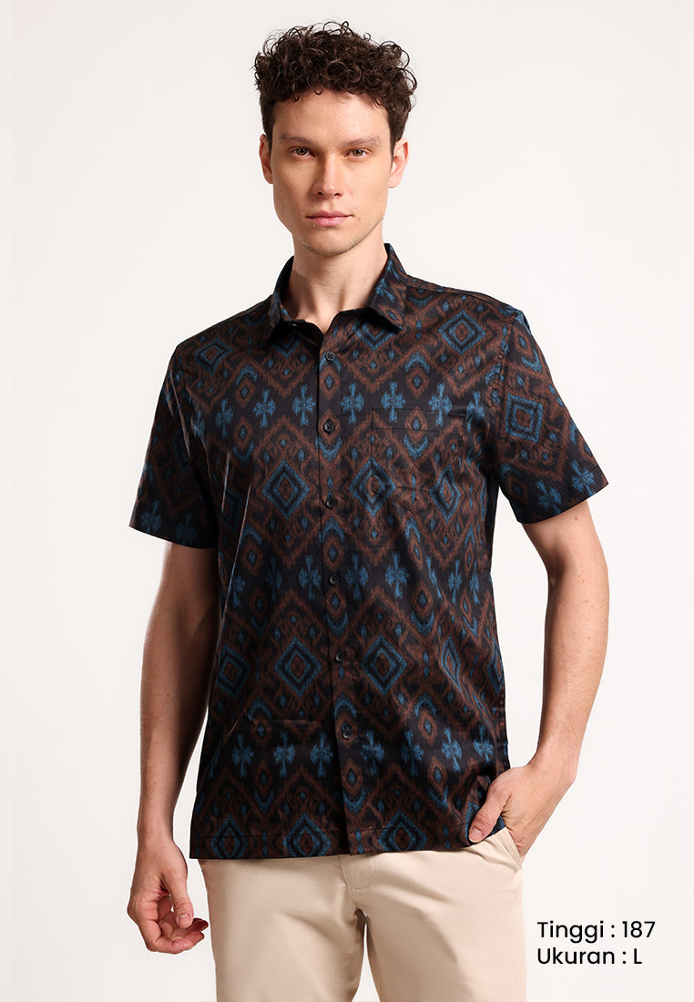MANZONE - Kemeja Batik Lengan Pendek Pria Modern Fit Antasari - Black