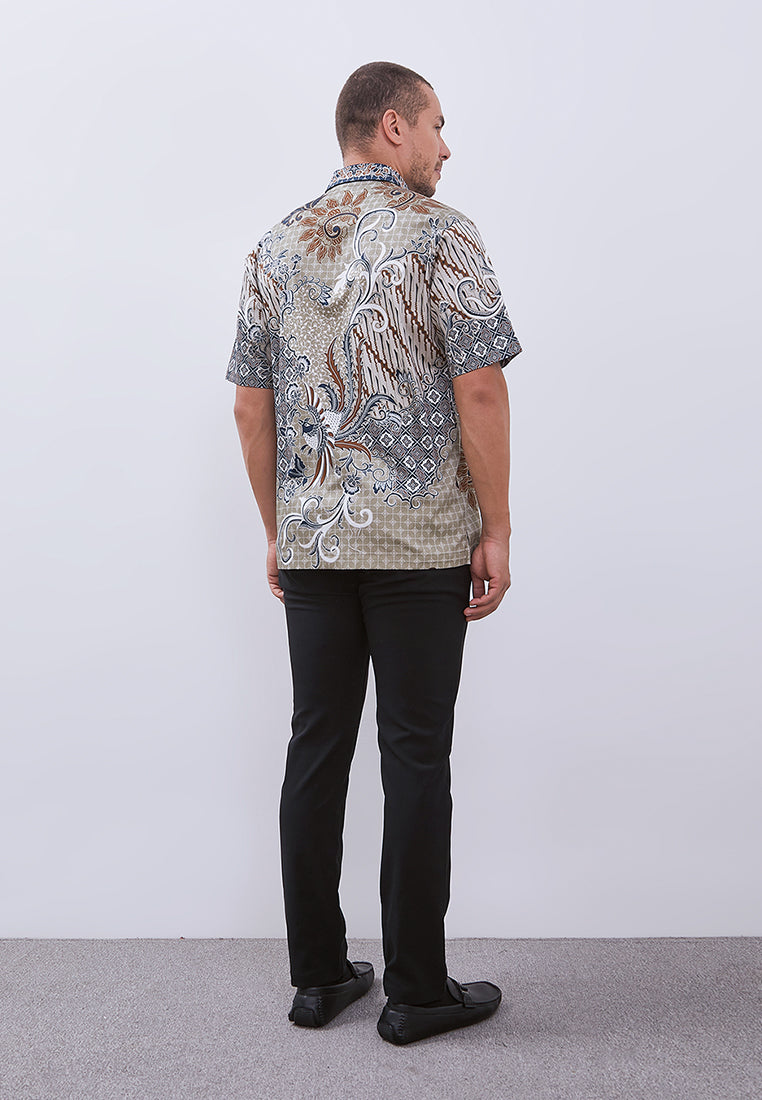 MANZONE - Kemeja Batik Lengan Pendek Pria Kertayasa Comfort Fit - Olive