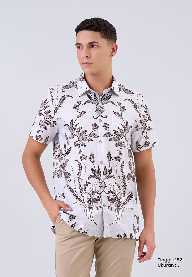 MANZONE - Kemeja Batik Lengan Pendek Pria Panembahan Modern Fit - Beige