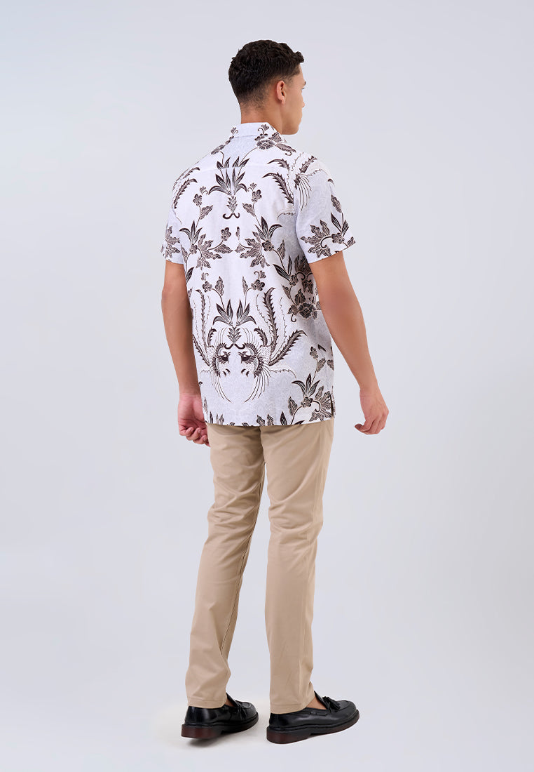 MANZONE - Kemeja Batik Lengan Pendek Pria Panembahan Modern Fit - Beige