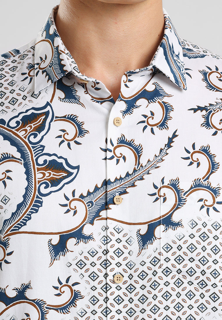 MANZONE - Kemeja Batik Lengan Pendek Pria Darajati 01 Modern Fit - White