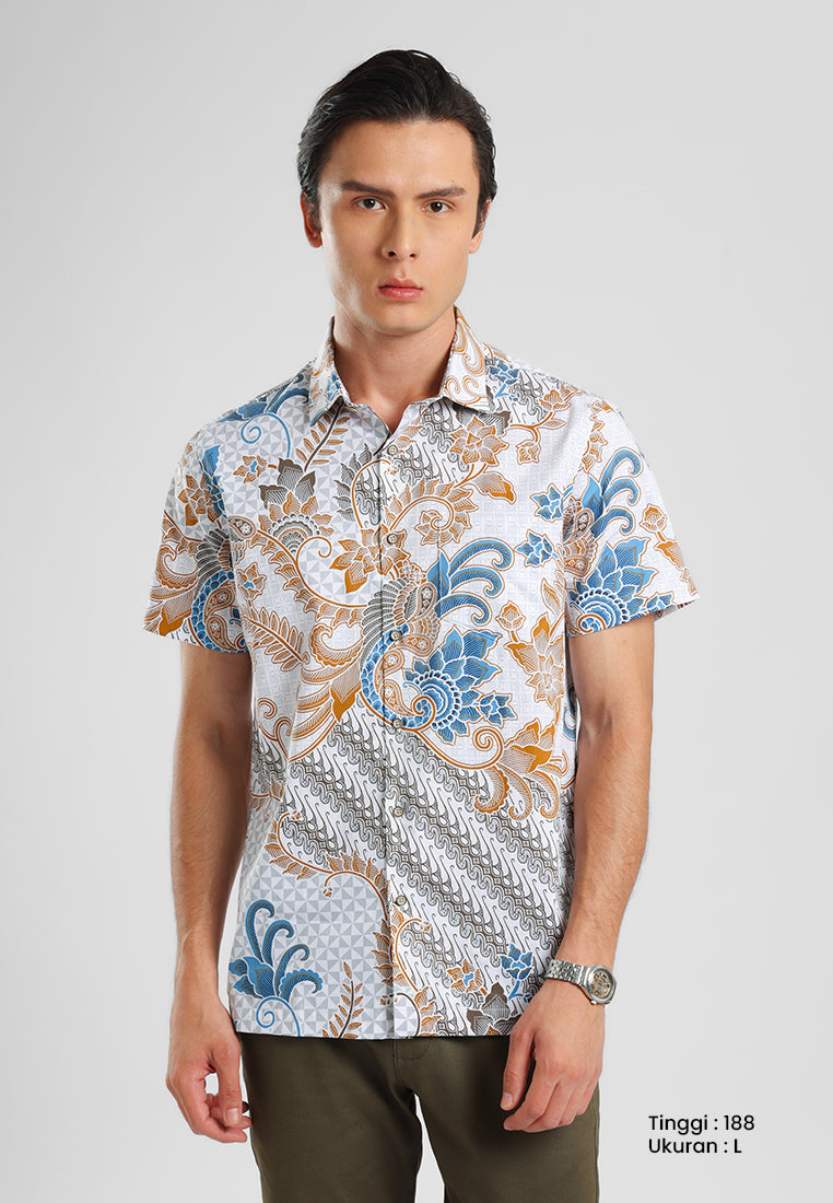 MANZONE - Kemeja Batik Lengan Pendek Pria Garang Modern Fit - Light Brown
