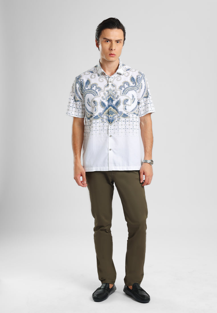 MANZONE - Kemeja Batik Lengan Pendek Pria Shiwa Comfort Fit - White