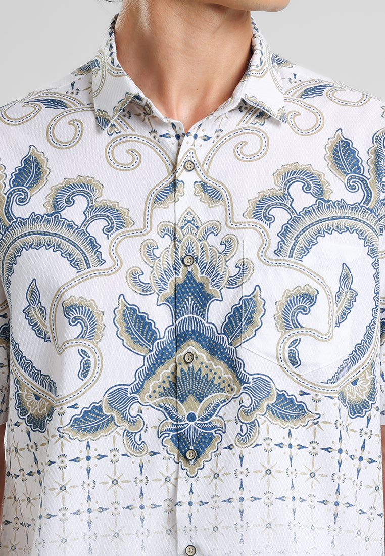 MANZONE - Kemeja Batik Lengan Pendek Pria Shiwa Comfort Fit - White