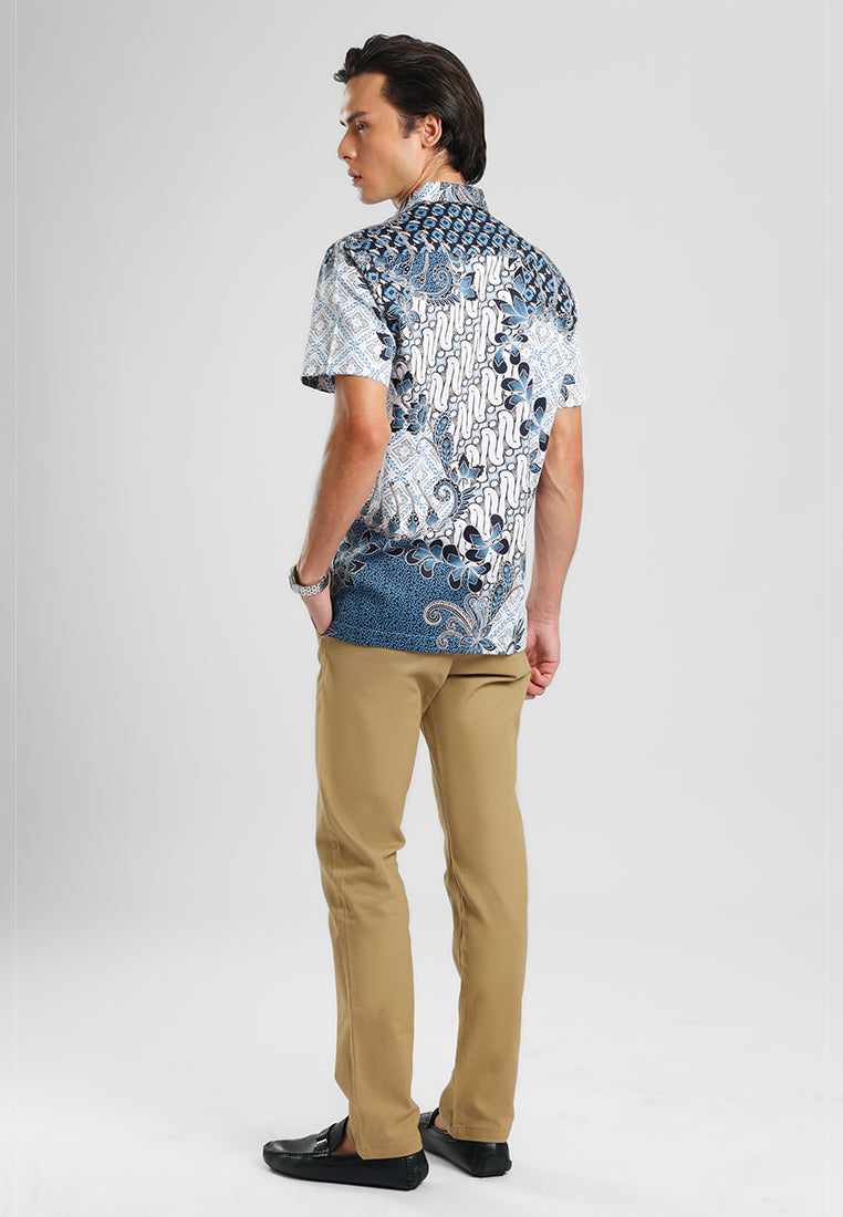MANZONE - Kemeja Batik Lengan Pendek Pria Wira Modern Fit - Light Blue