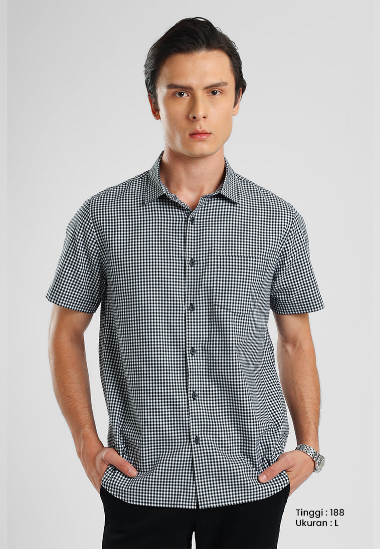 MANZONE - Kemeja Lengan Pendek Pria Karl 01 Modern Fit - Black