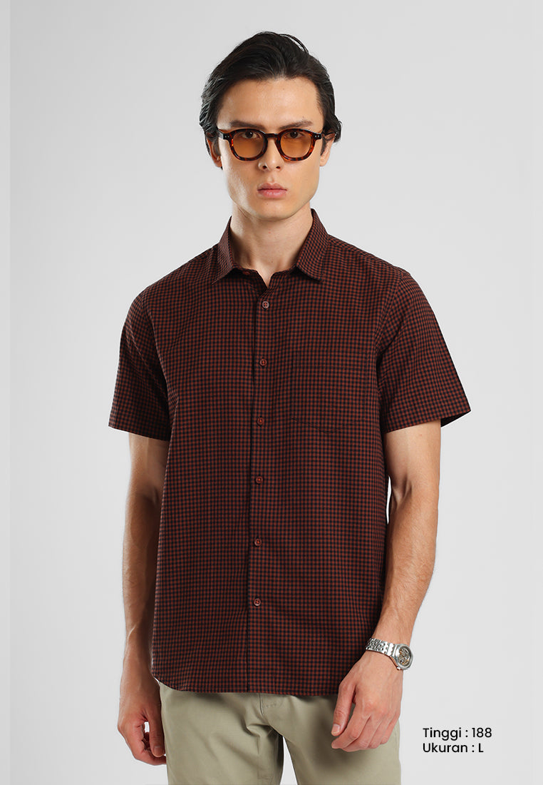 MANZONE - Kemeja Lengan Pendek Pria Karl 05 Modern Fit - Dark Brown