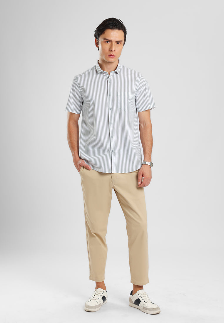 MANZONE - Kemeja Lengan Pendek Pria Terra 05 Modern Fit - Light Grey