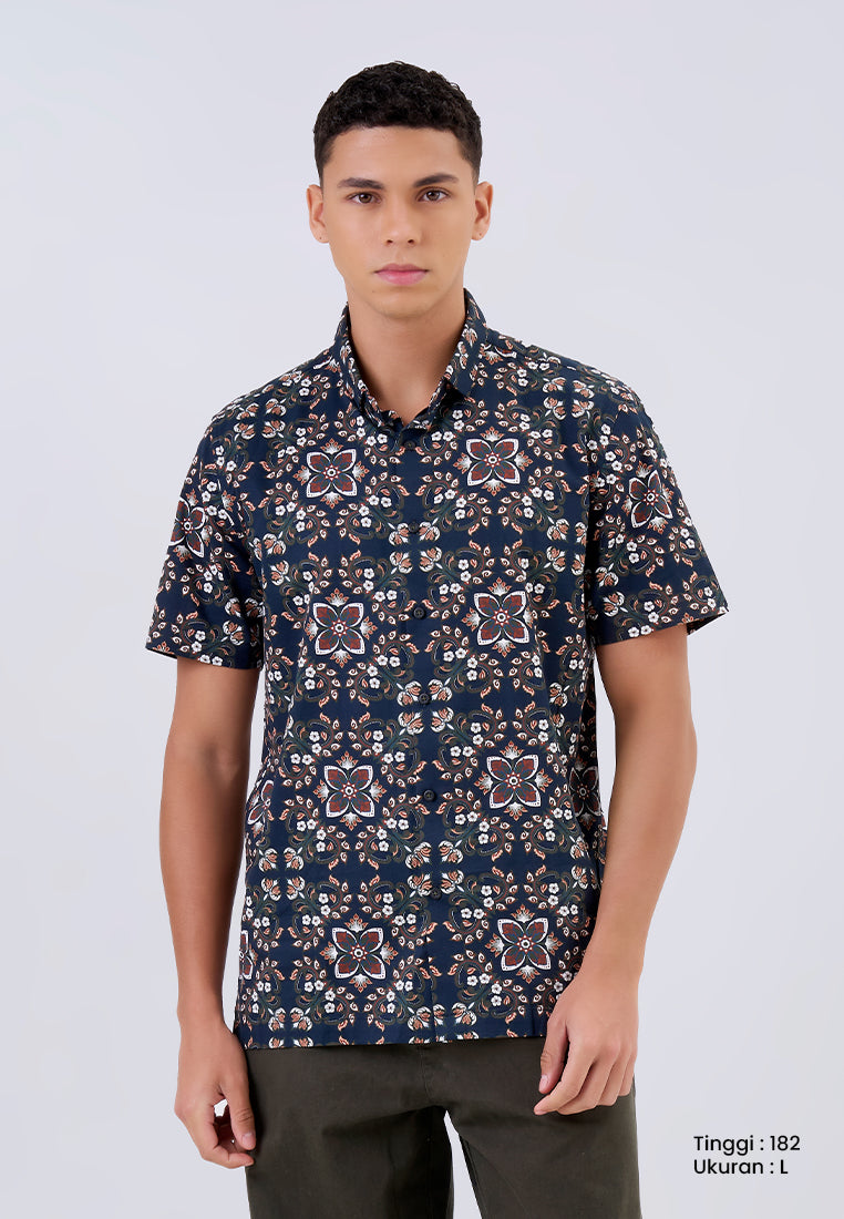MANZONE - Kemeja Batik Lengan Pendek Pria Karaka 3 Modern Fit - Dark Green