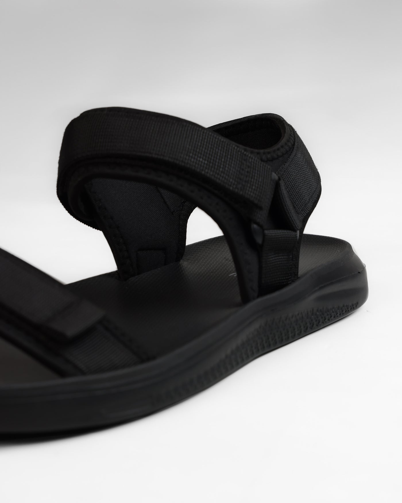 MANZONE - Sandal Pria Slip On Hunter - Black