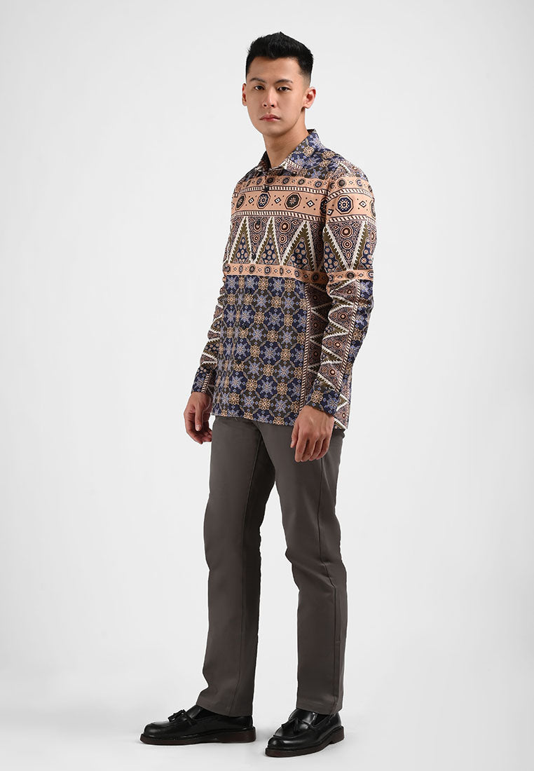 Manzone Kemeja Batik Lengan Panjang Pria GHAWANTA  - BROWN